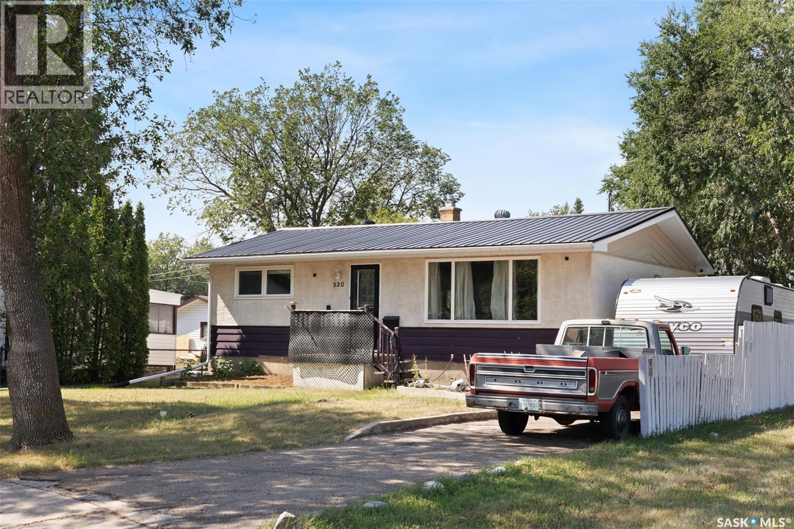 520 Montague STREET Property Photo 1