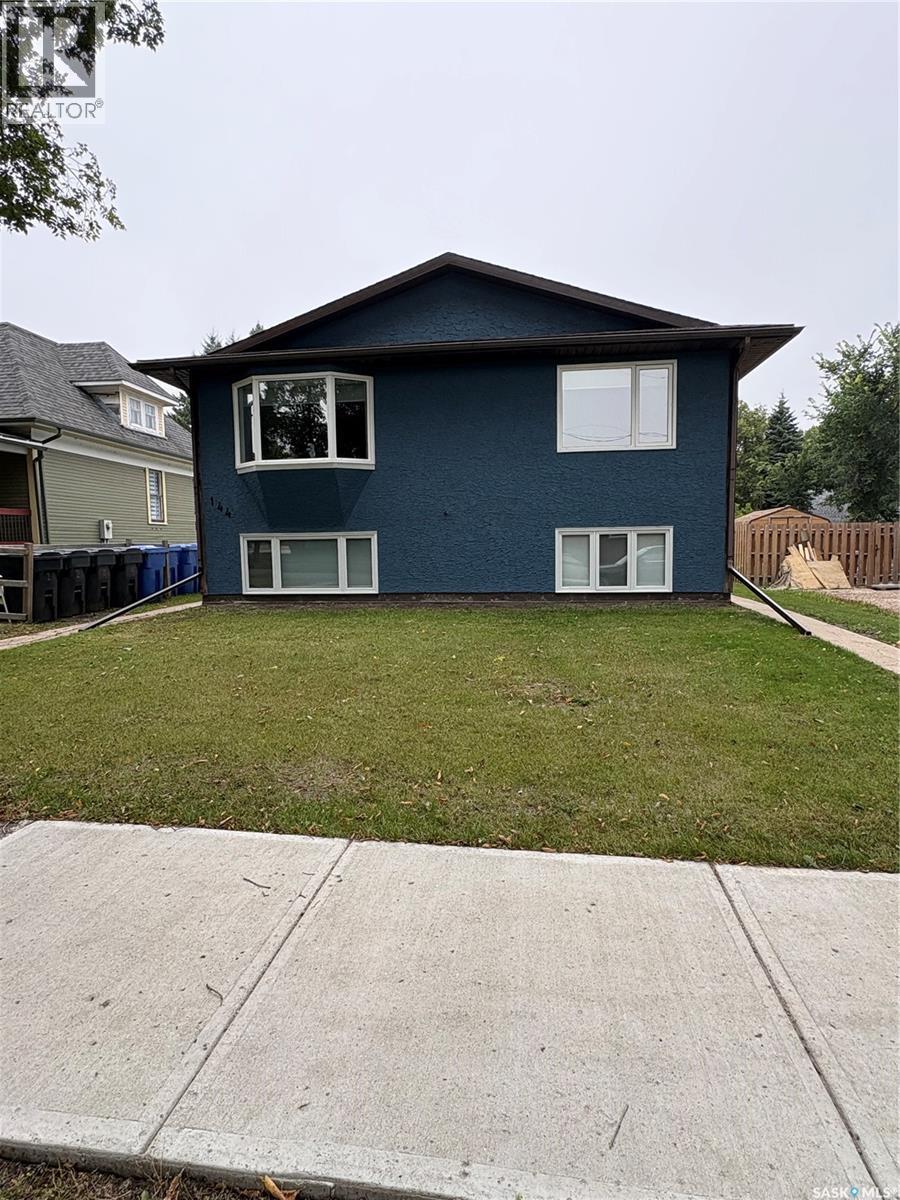 144 First Avenue N Property Photo 2