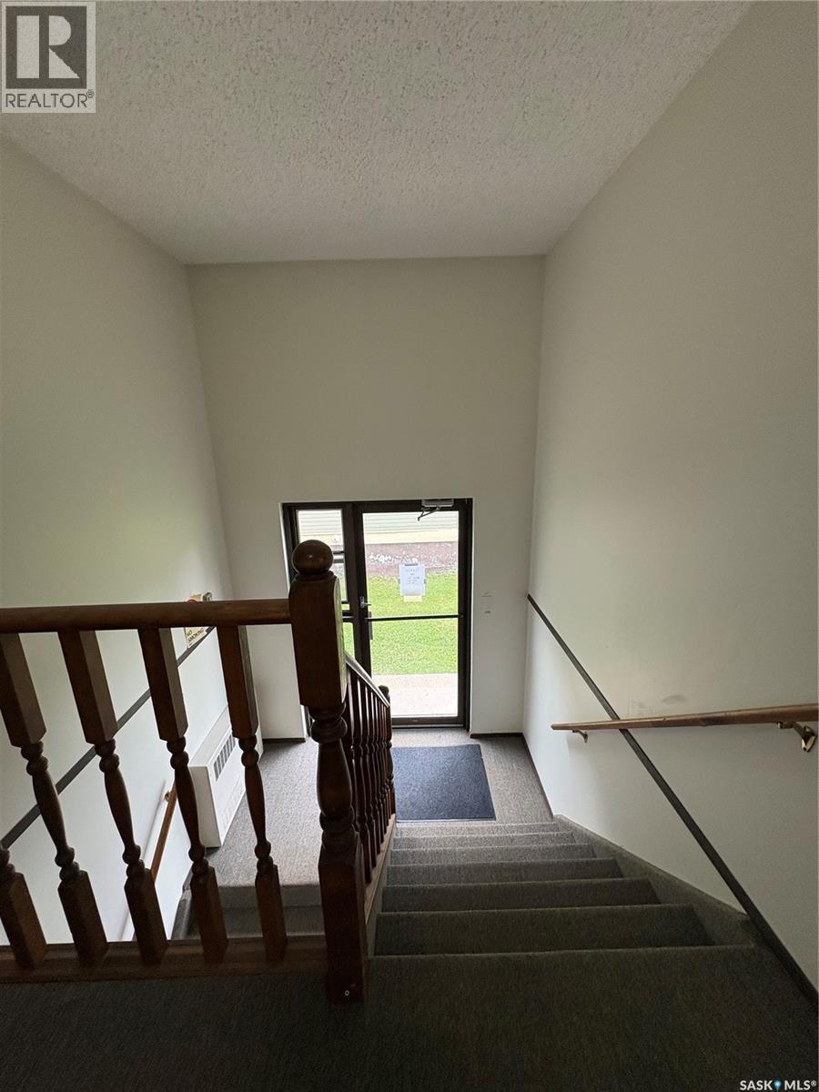 144 First Avenue N Property Photo 3