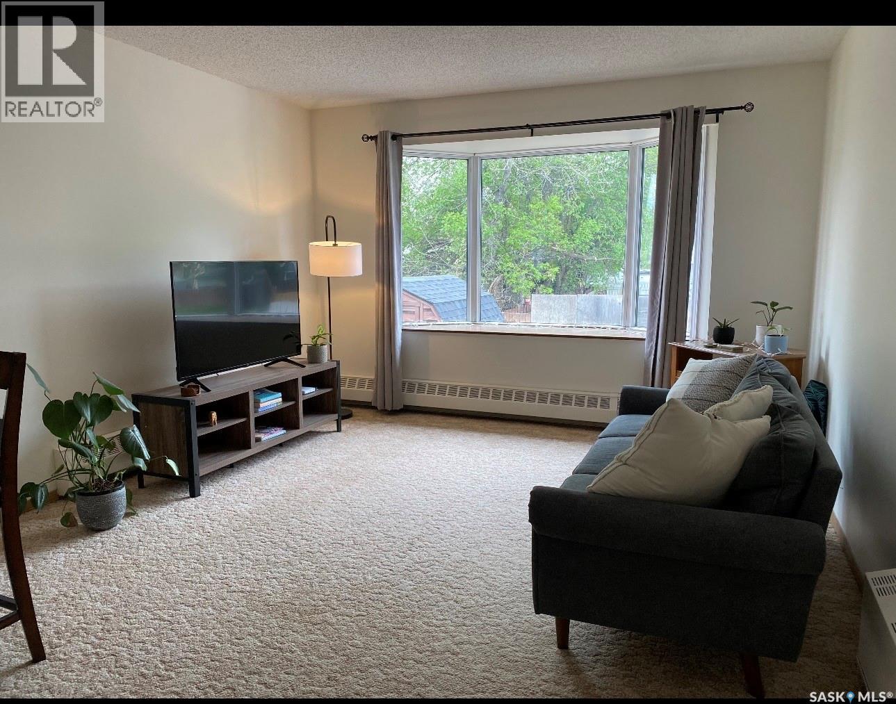 144 First Avenue N Property Photo 4
