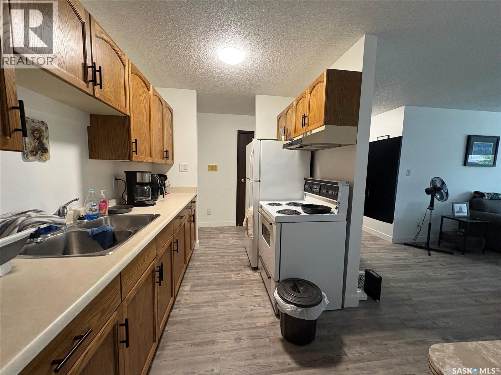 144 First Avenue N Property Photo 11