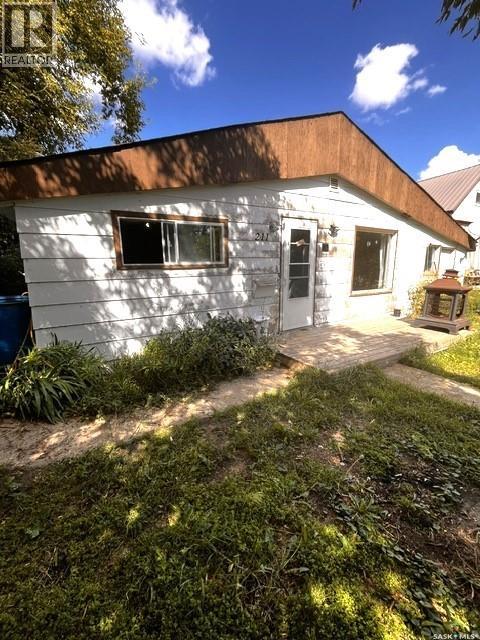 211 1st Avenue N Property Photo 1