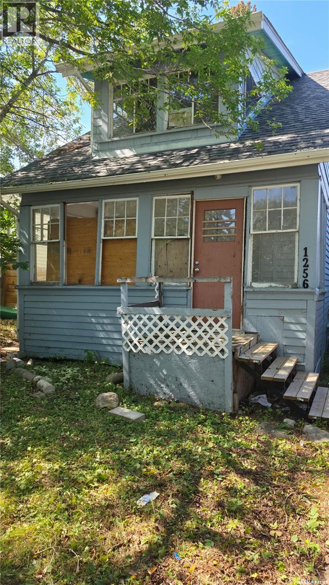 1256 King STREET