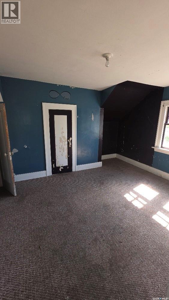 1256 King Street Property Photo 9