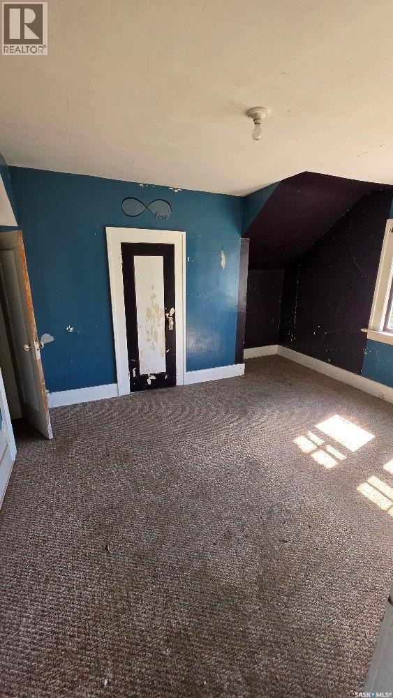 1256 King Street Property Photo 10