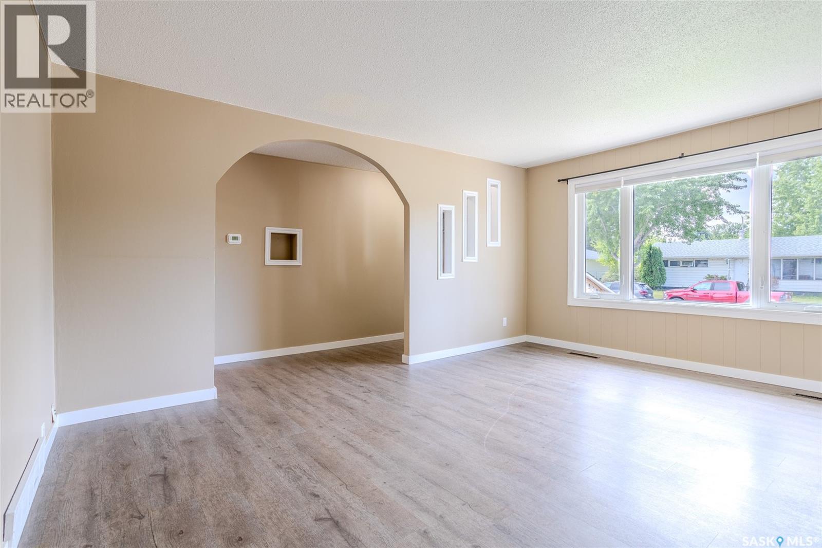 614 Q Avenue N Property Photo 6