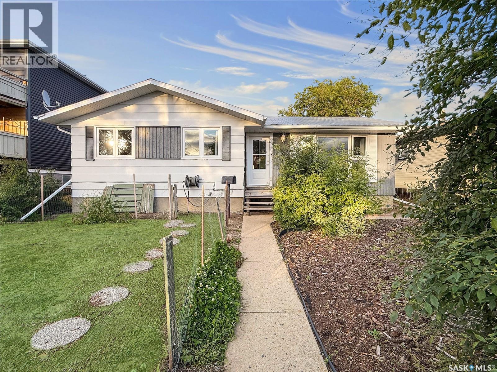 33 7th AVENUE NE
