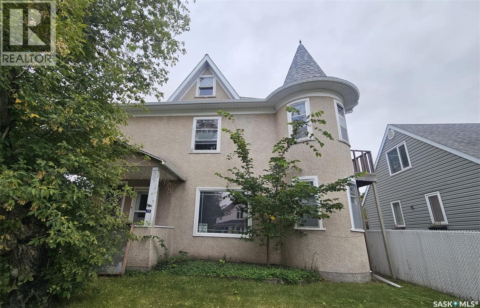 79 Lillooet STREET E