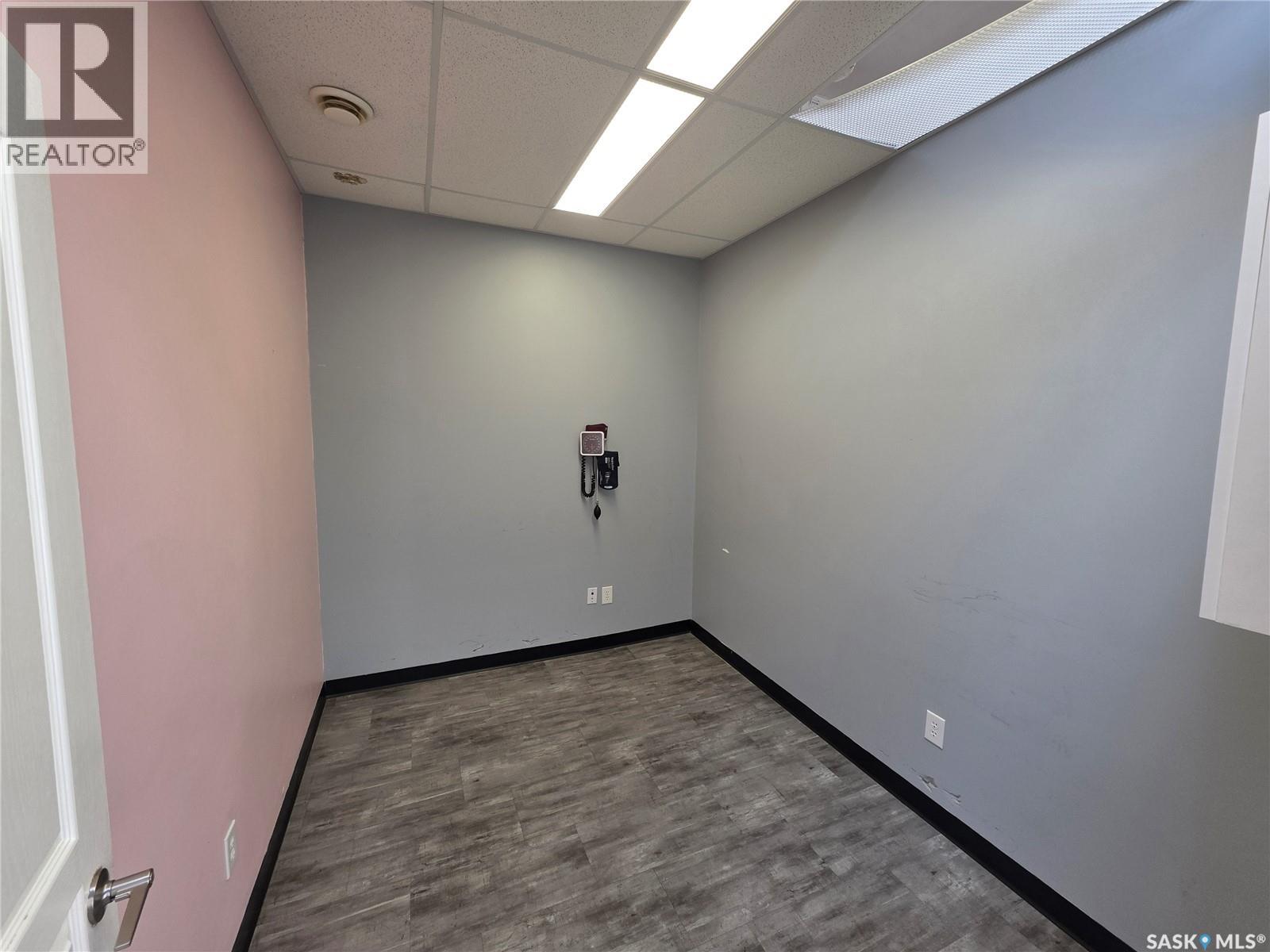 1516 20th Street W Property Photo 4