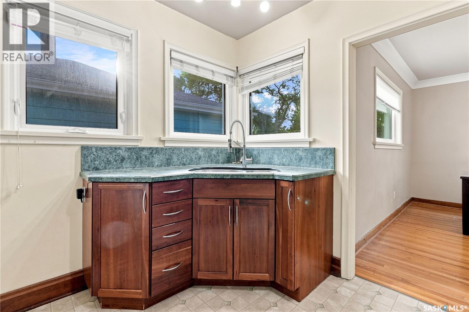 222 Broadway Avenue Property Photo 4