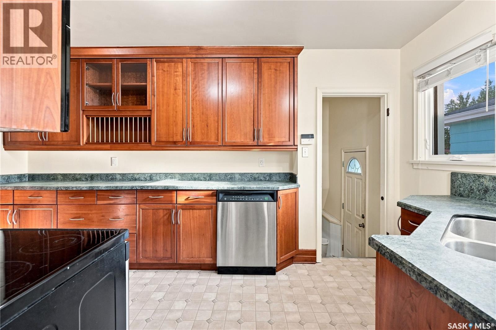 222 Broadway Avenue Property Photo 6