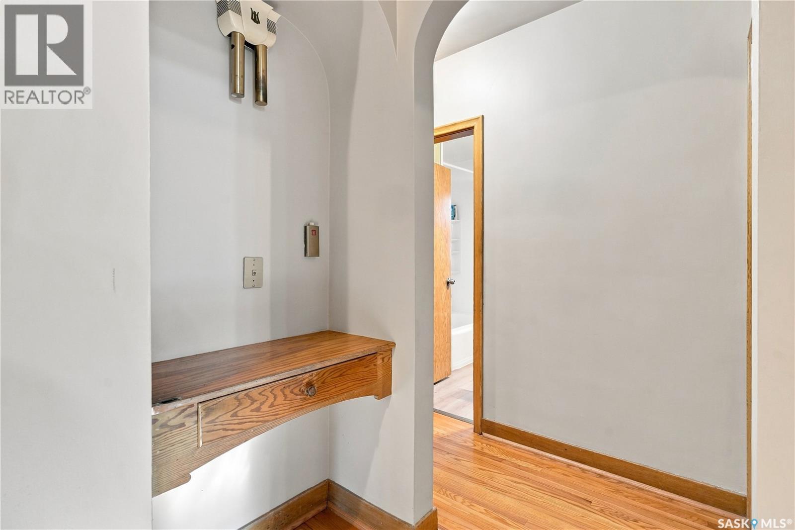222 Broadway Avenue Property Photo 10