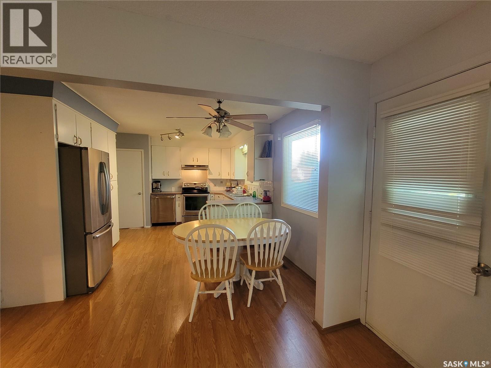 440 4th Avenue W Property Photo 4