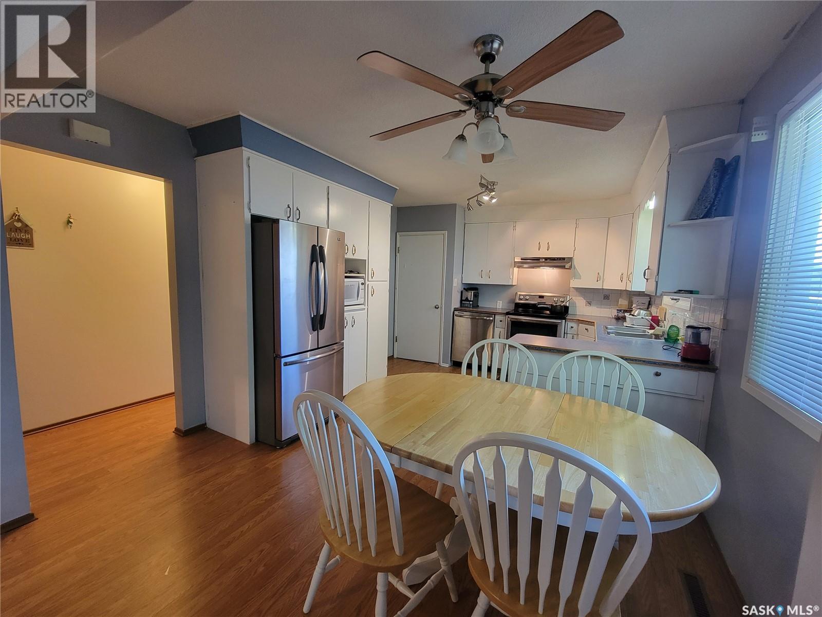 440 4th Avenue W Property Photo 6