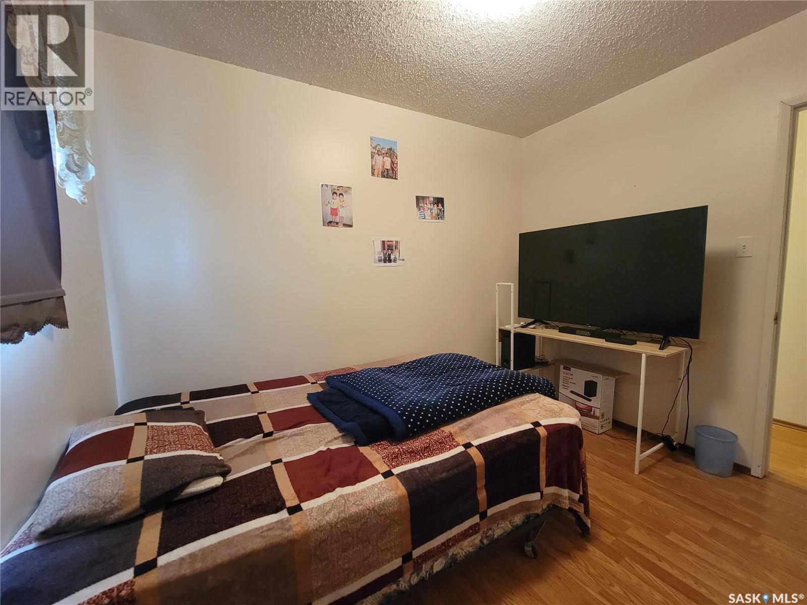 440 4th Avenue W Property Photo 10