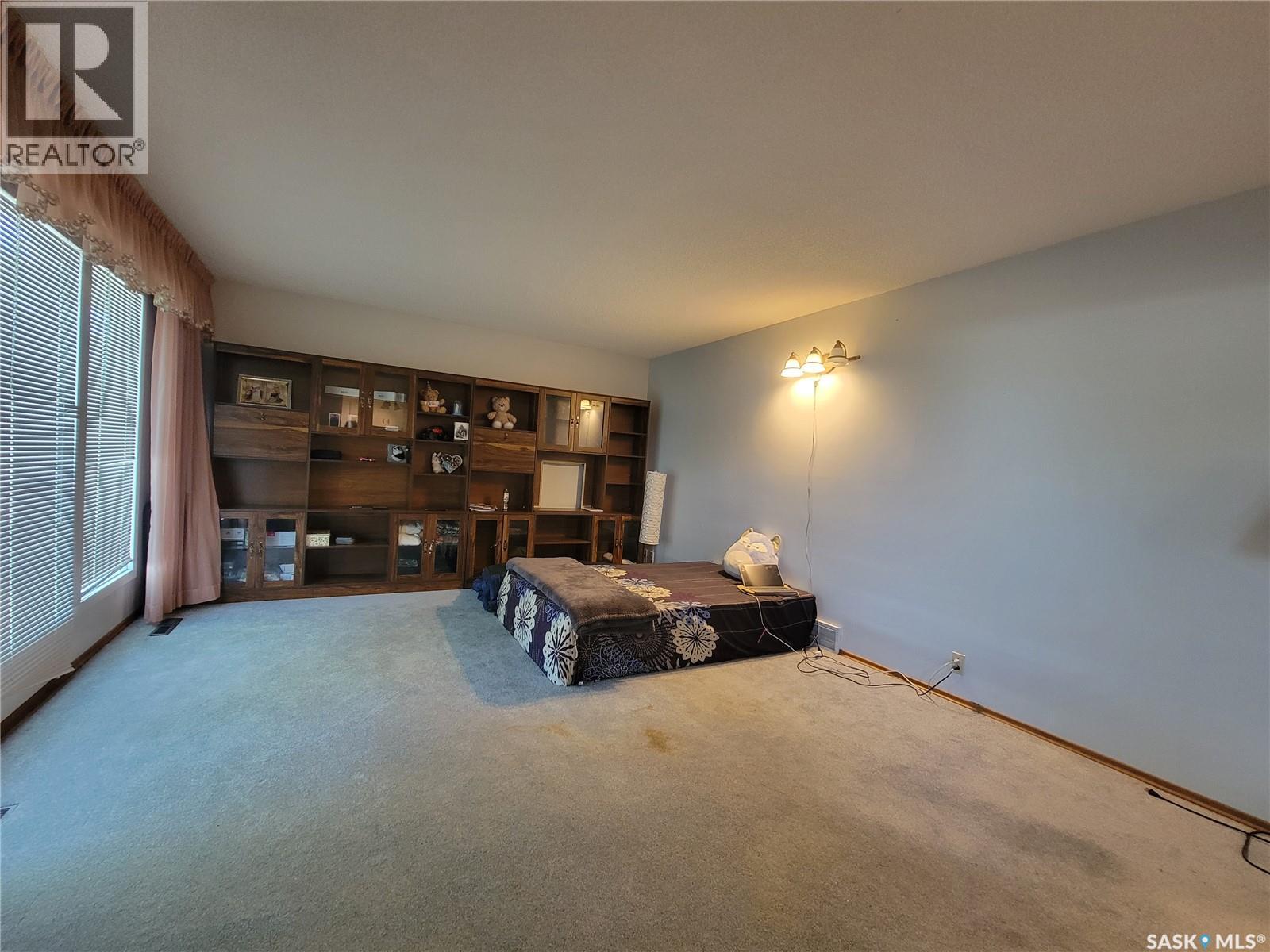440 4th Avenue W Property Photo 13