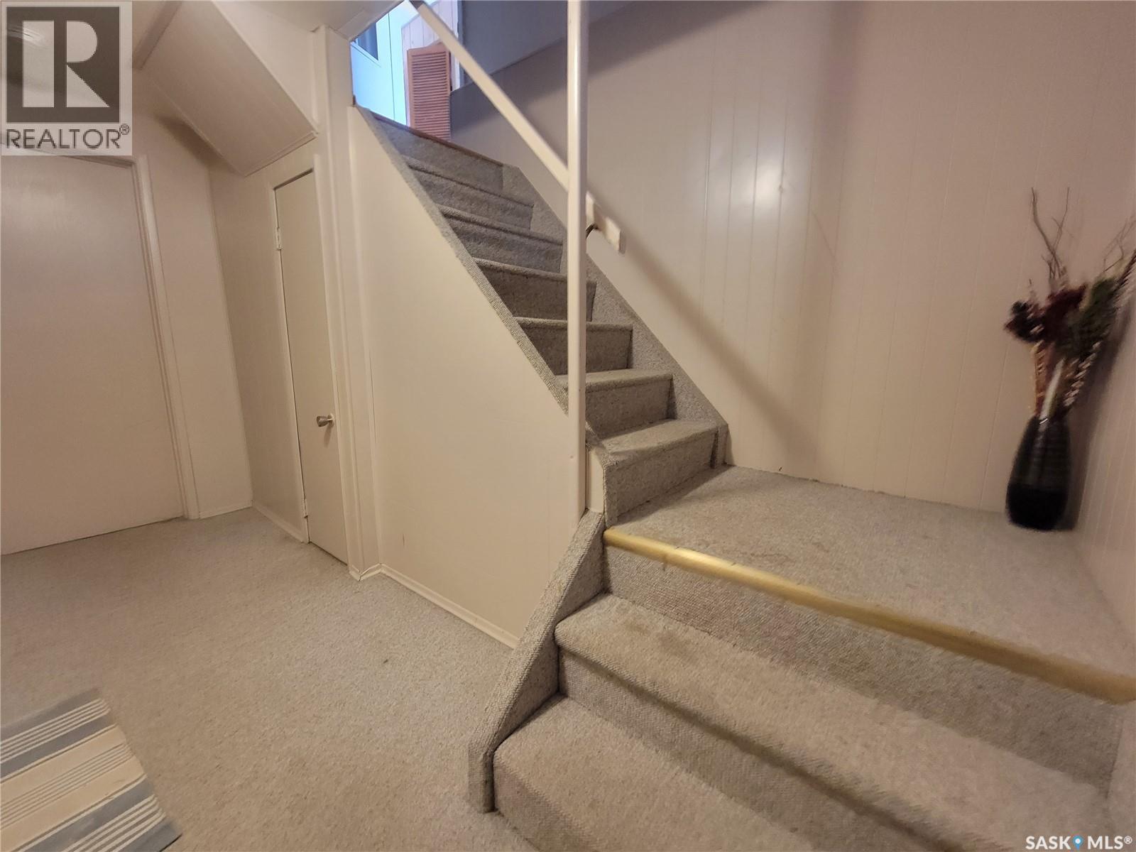 440 4th Avenue W Property Photo 16