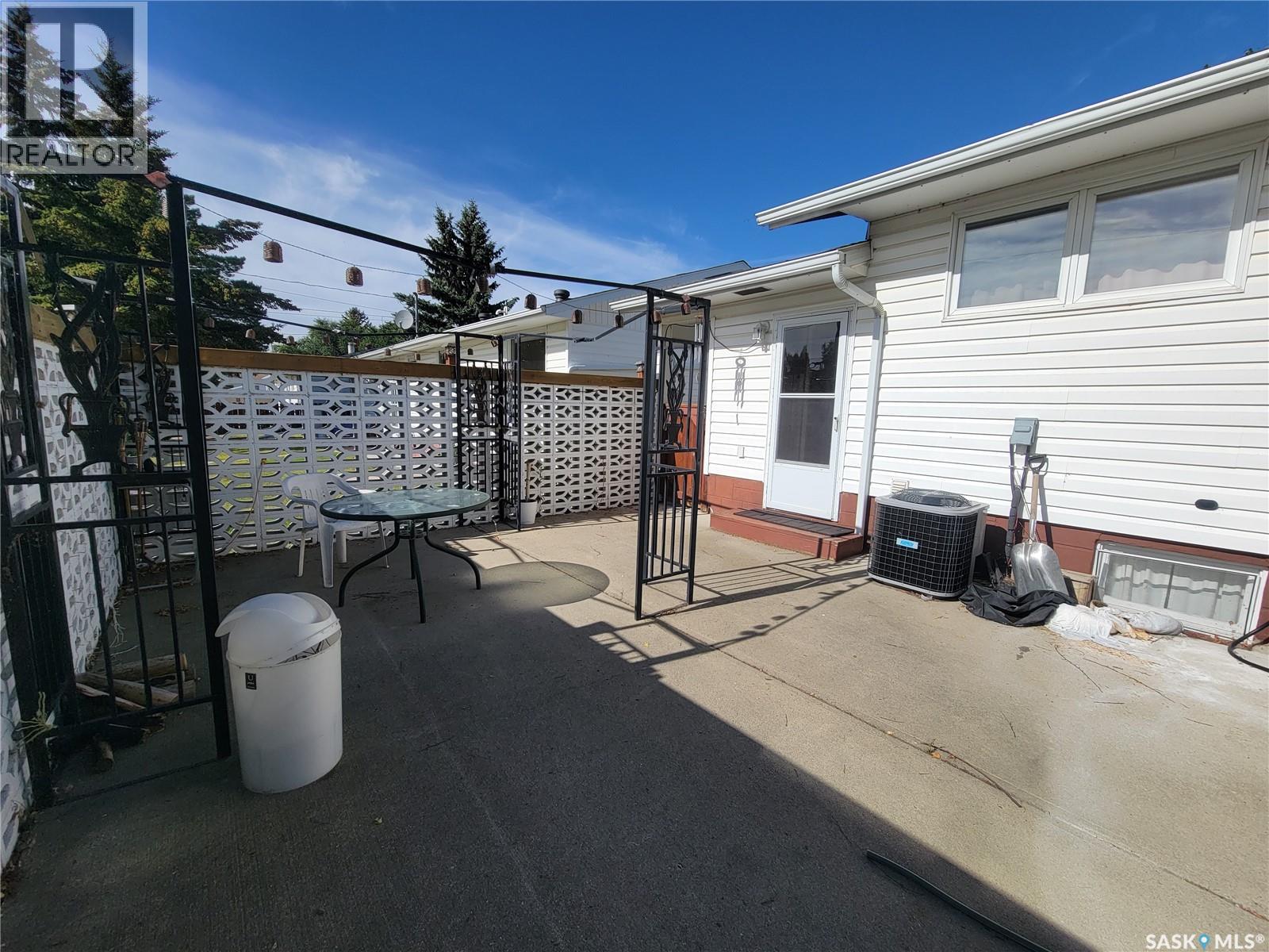 440 4th Avenue W Property Photo 23