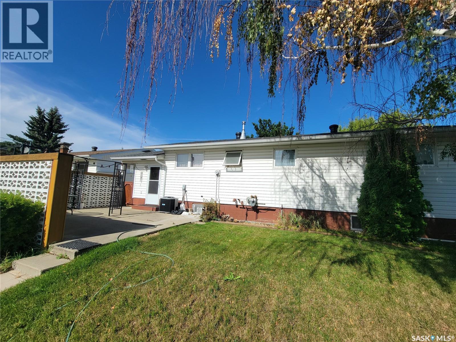 440 4th Avenue W Property Photo 25