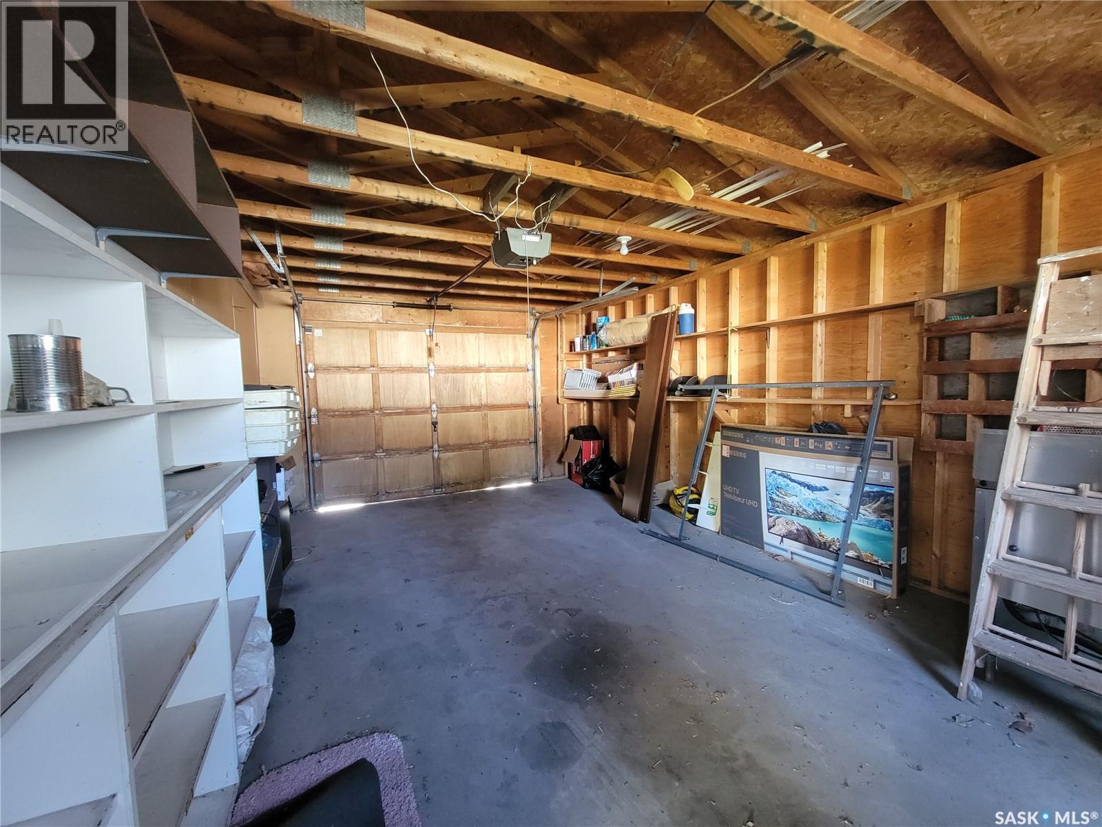 440 4th Avenue W Property Photo 28