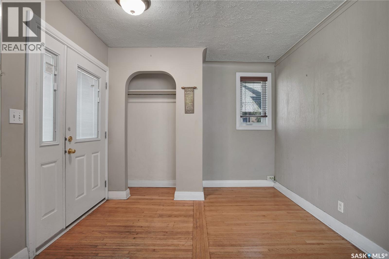 1209 Broadway Avenue Property Photo 3
