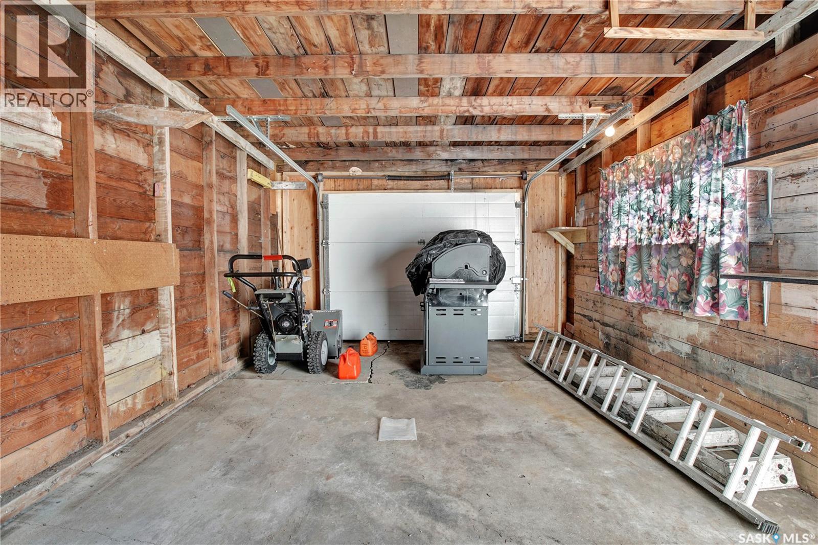 1209 Broadway Avenue Property Photo 24