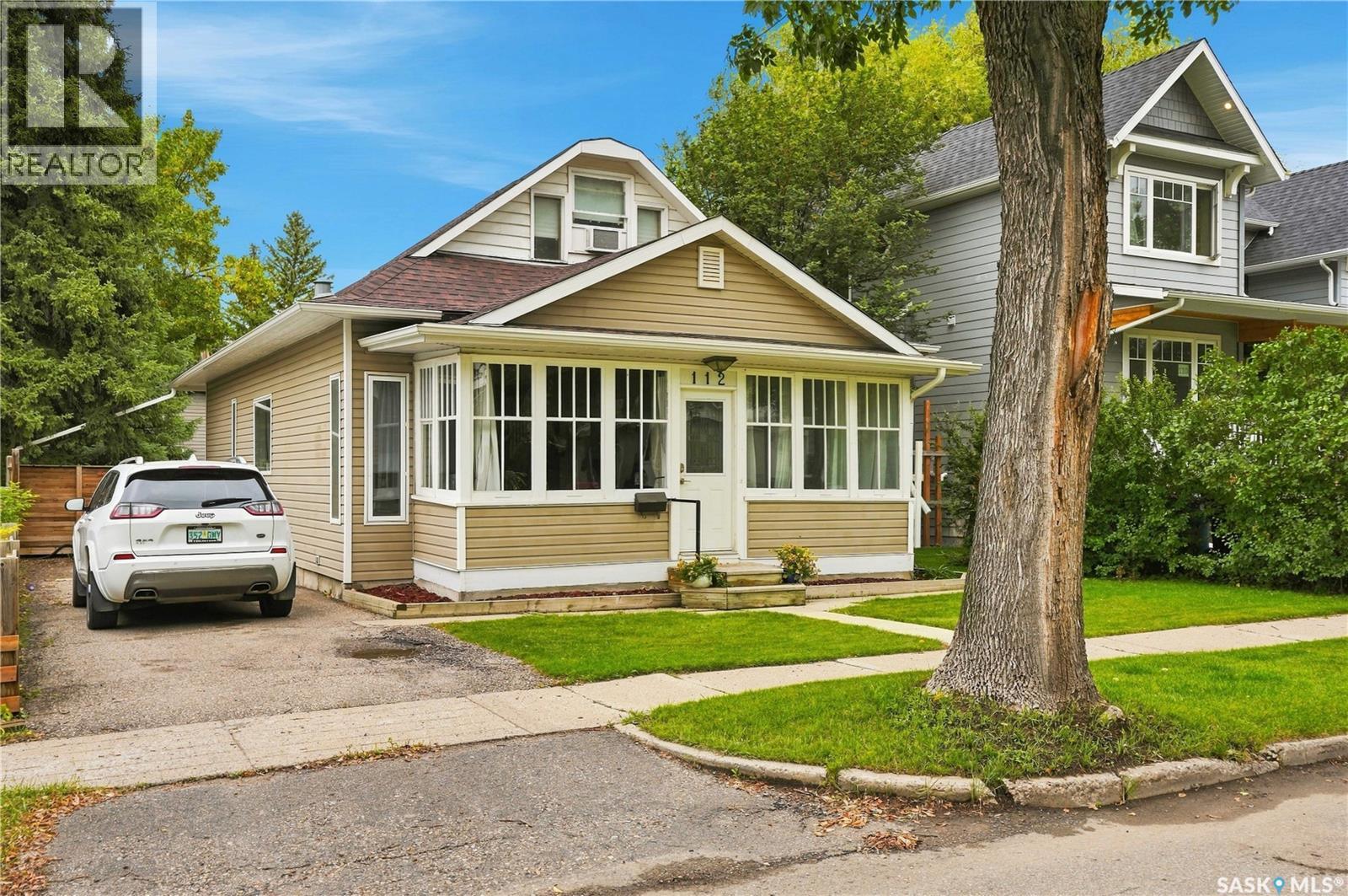 112 112th STREET W Property Photo 1
