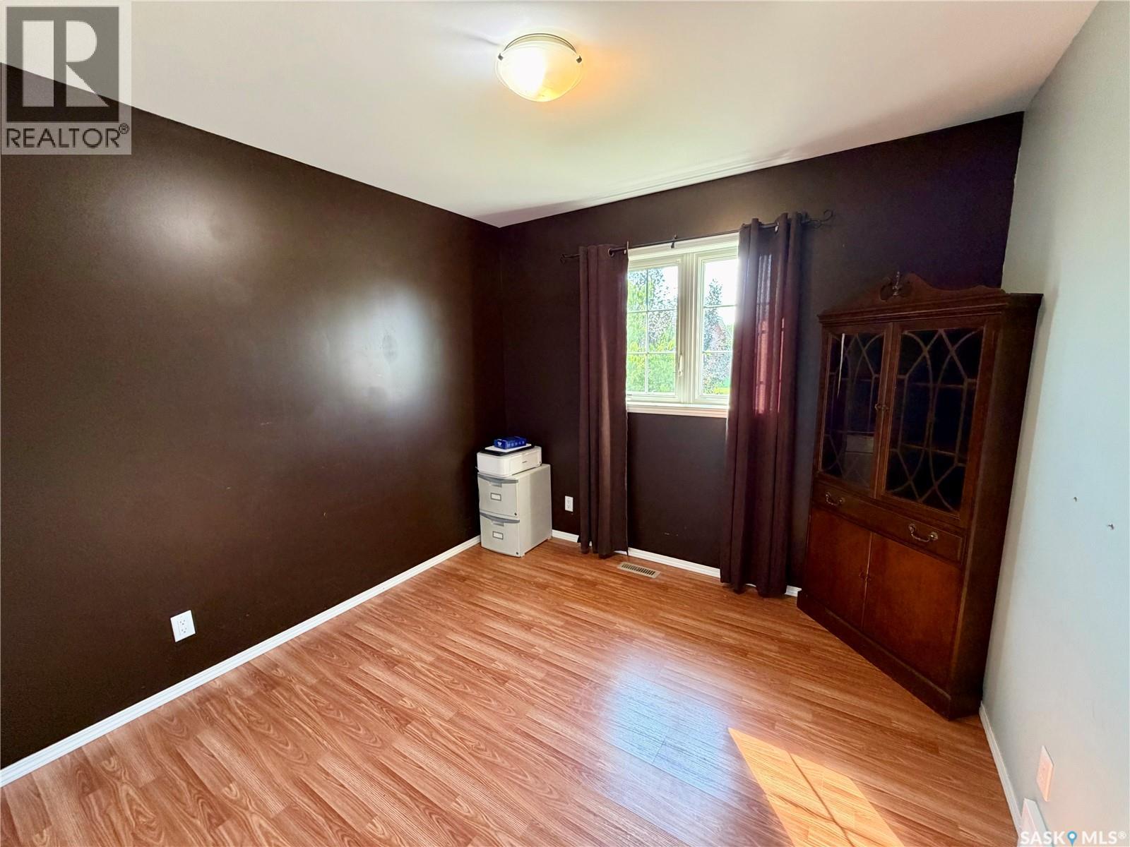 303 5th Street W Property Photo 14
