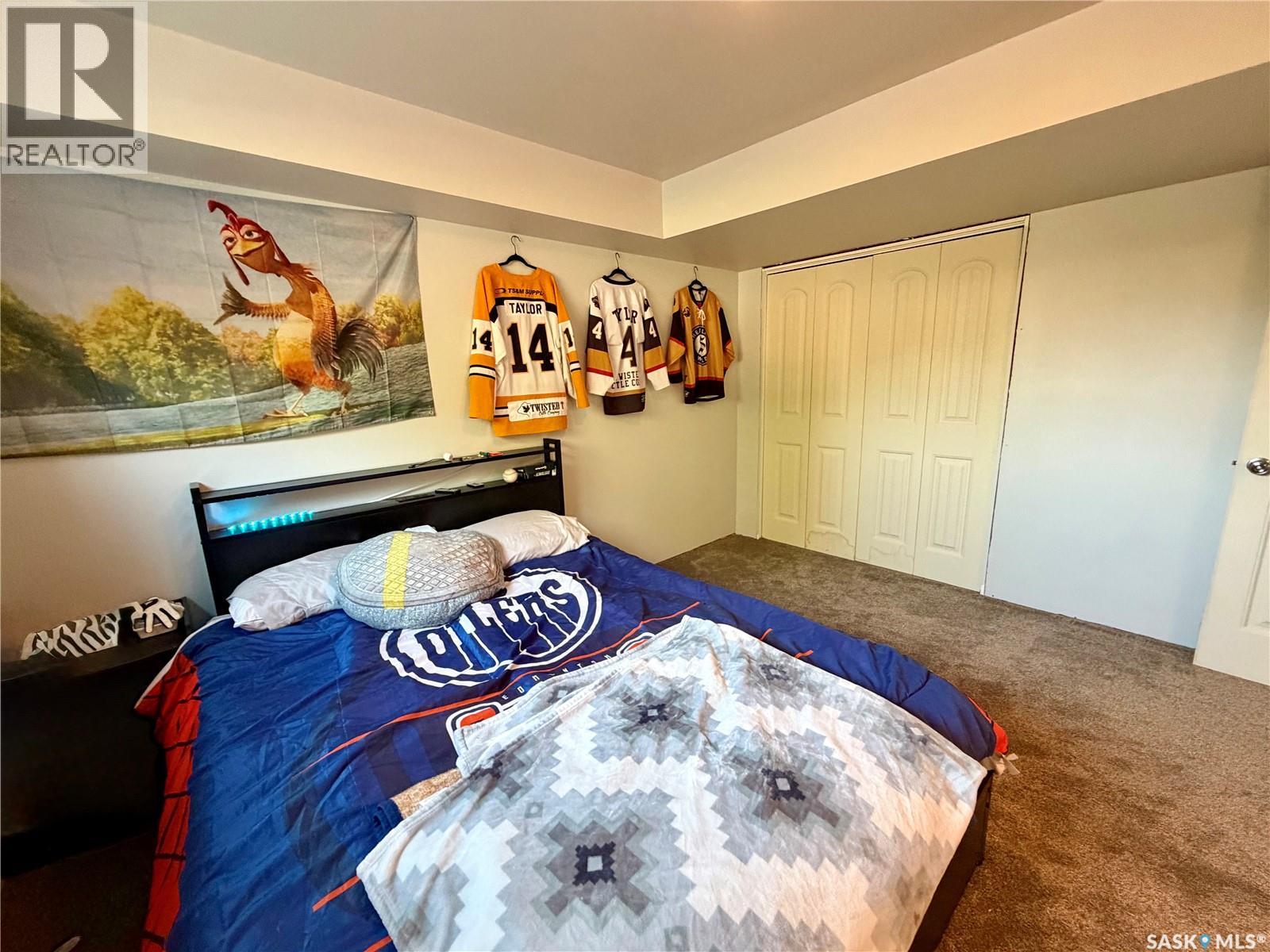 303 5th Street W Property Photo 22