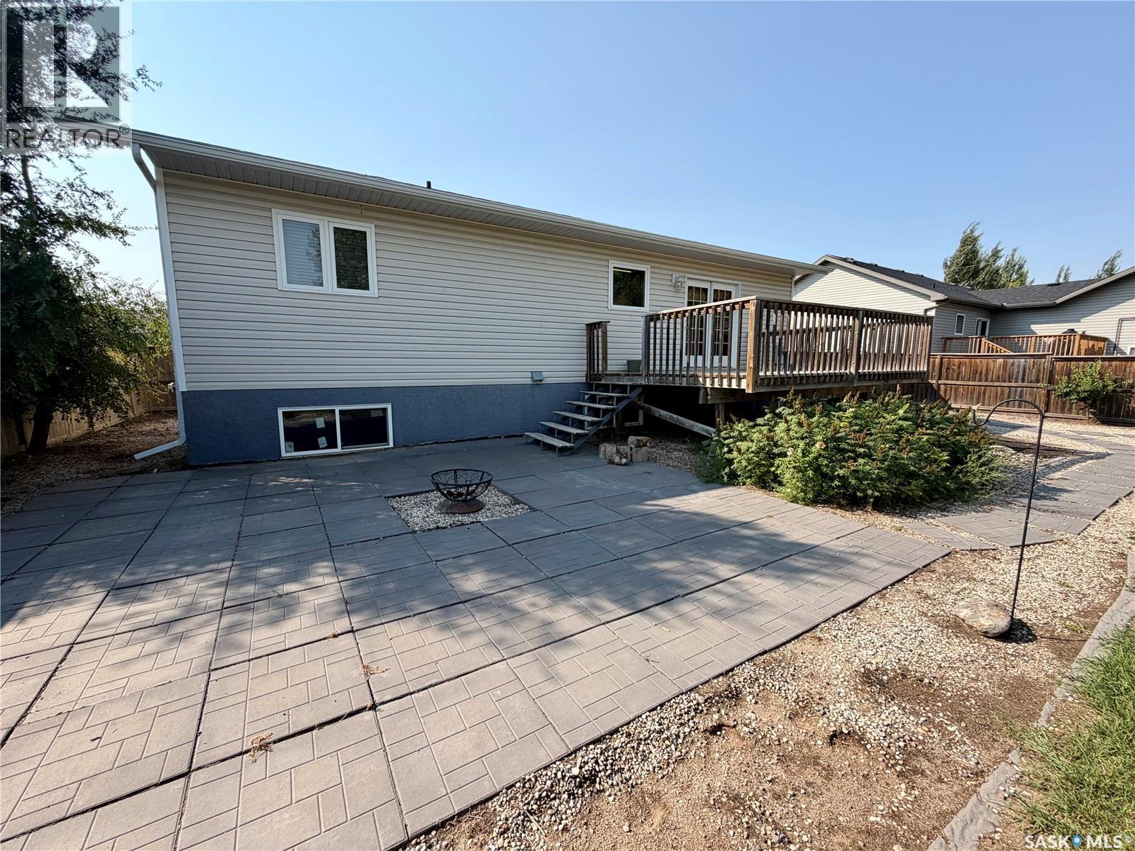 303 5th Street W Property Photo 31