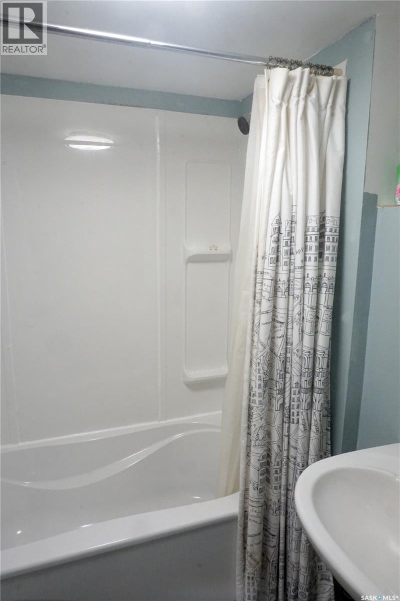 455 2nd Street E Property Photo 19