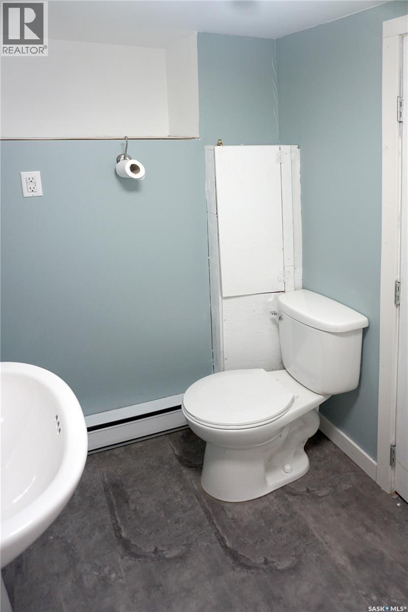 455 2nd Street E Property Photo 20