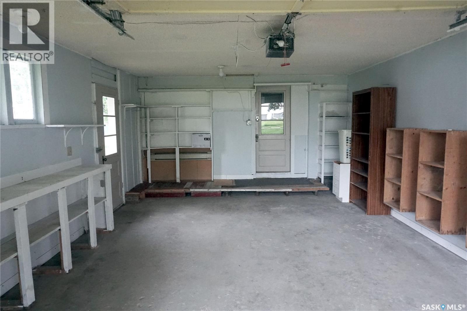 455 2nd Street E Property Photo 22