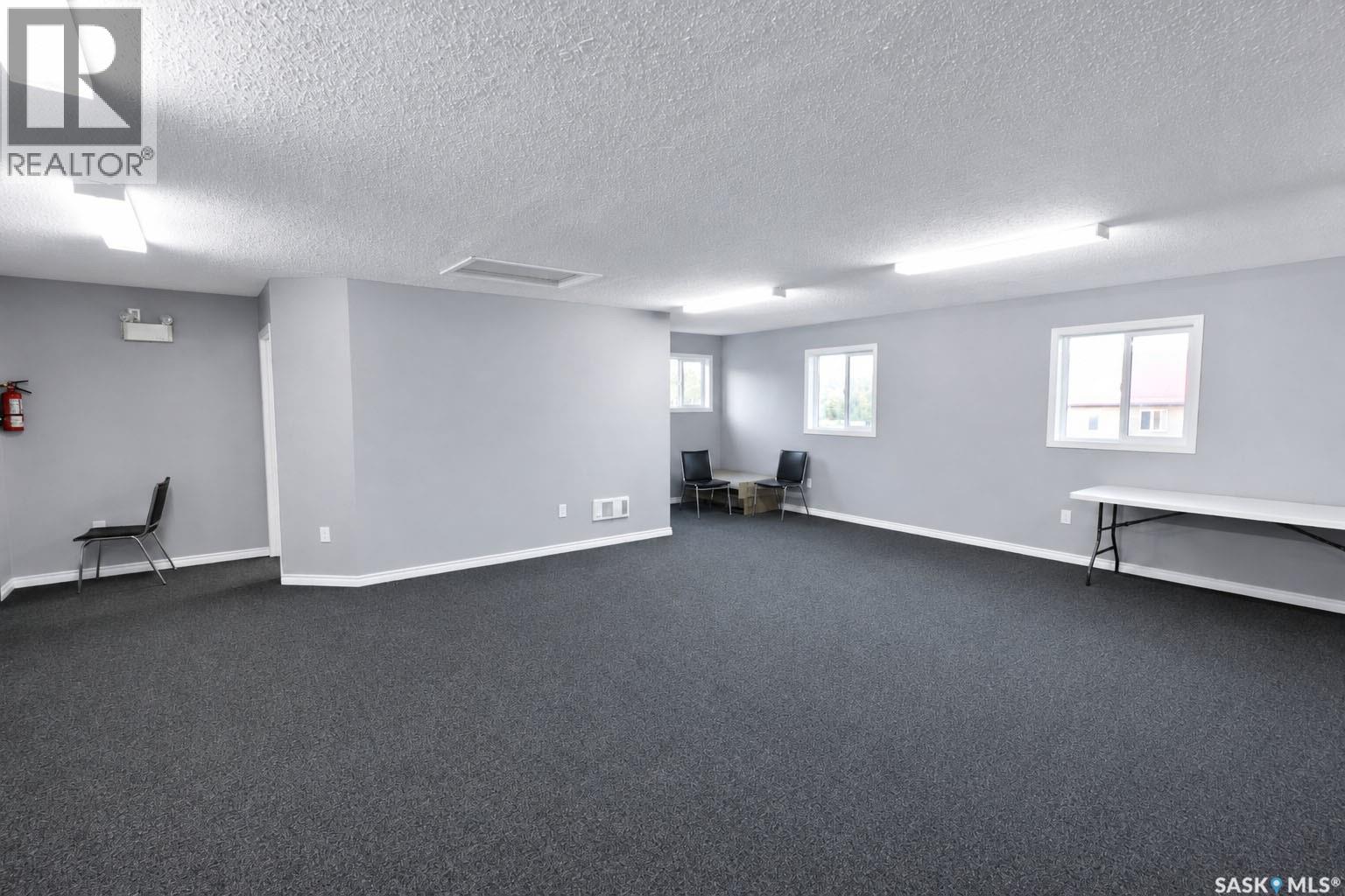 32 Main Street West Property Photo 27