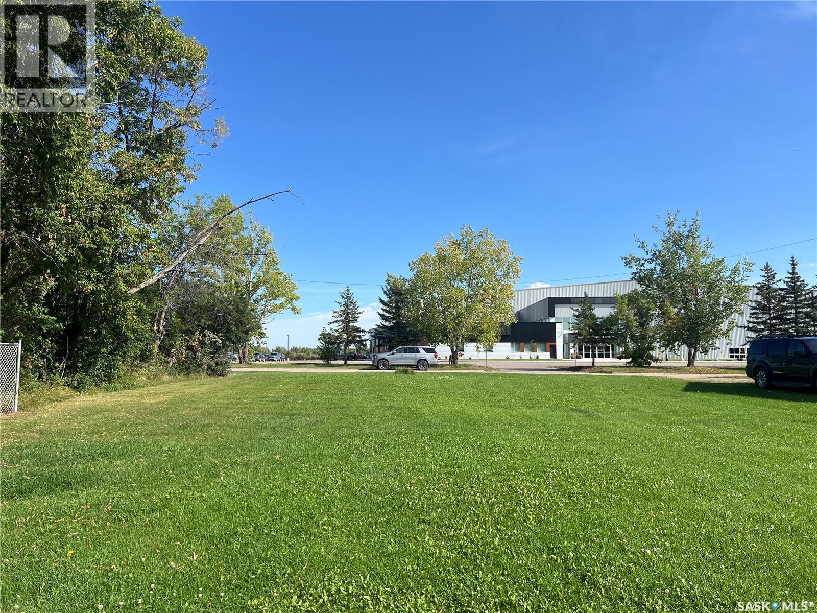 507 3rd Street E Property Photo 2