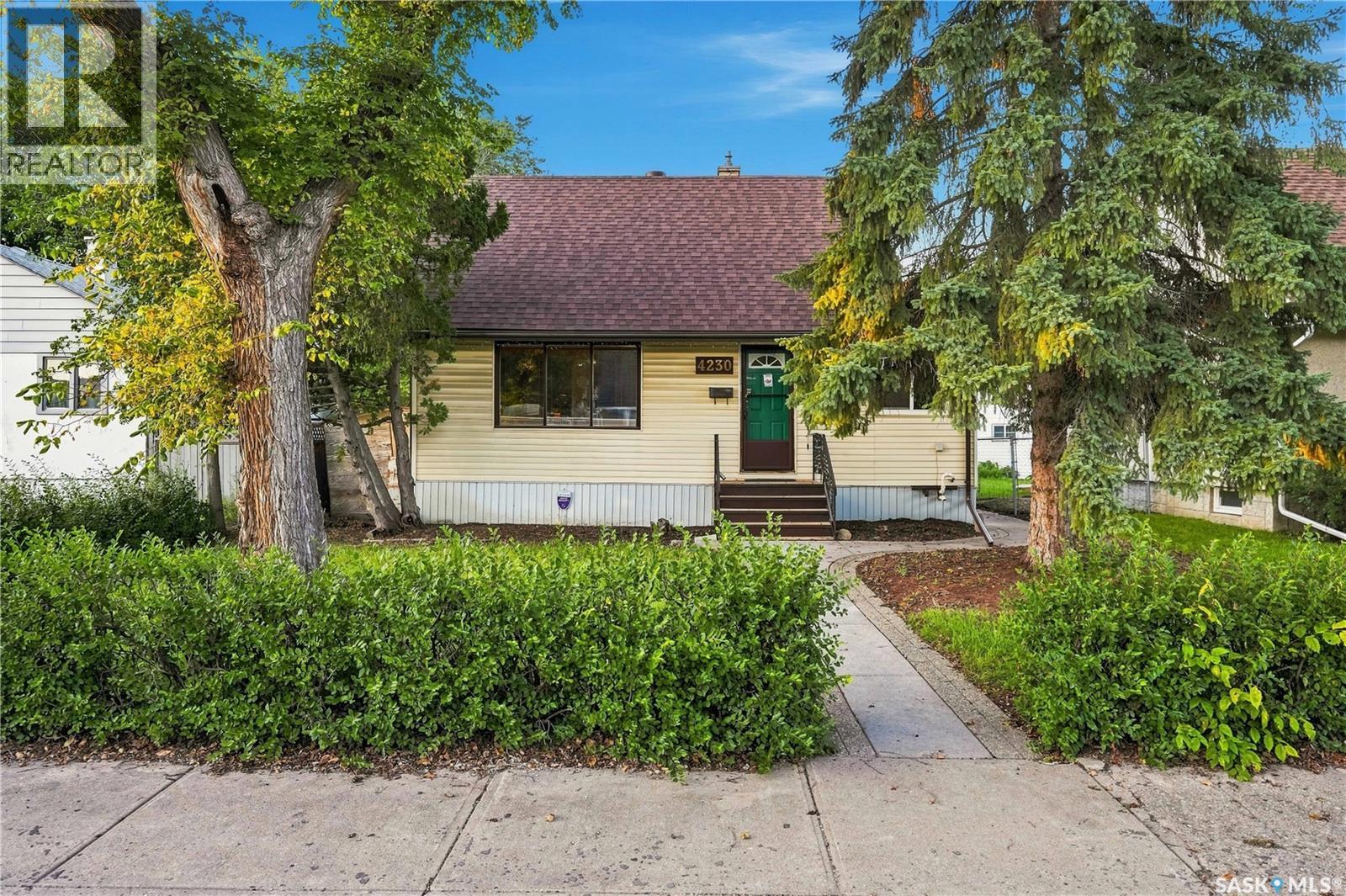 4230 6th AVENUE Property Photo 1