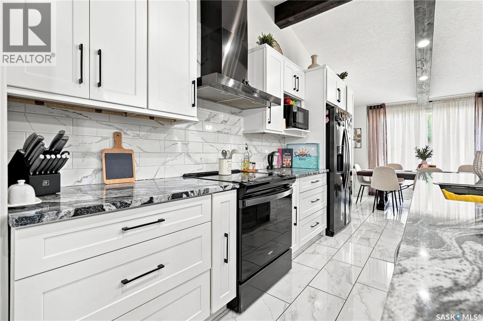 107 Hall Crescent Property Photo 17