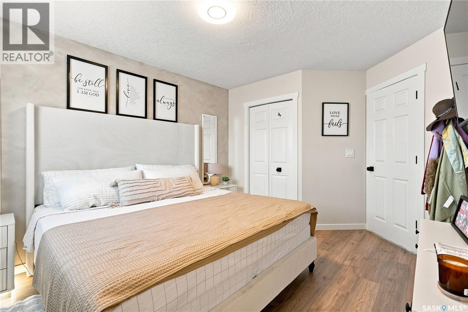 107 Hall Crescent Property Photo 30