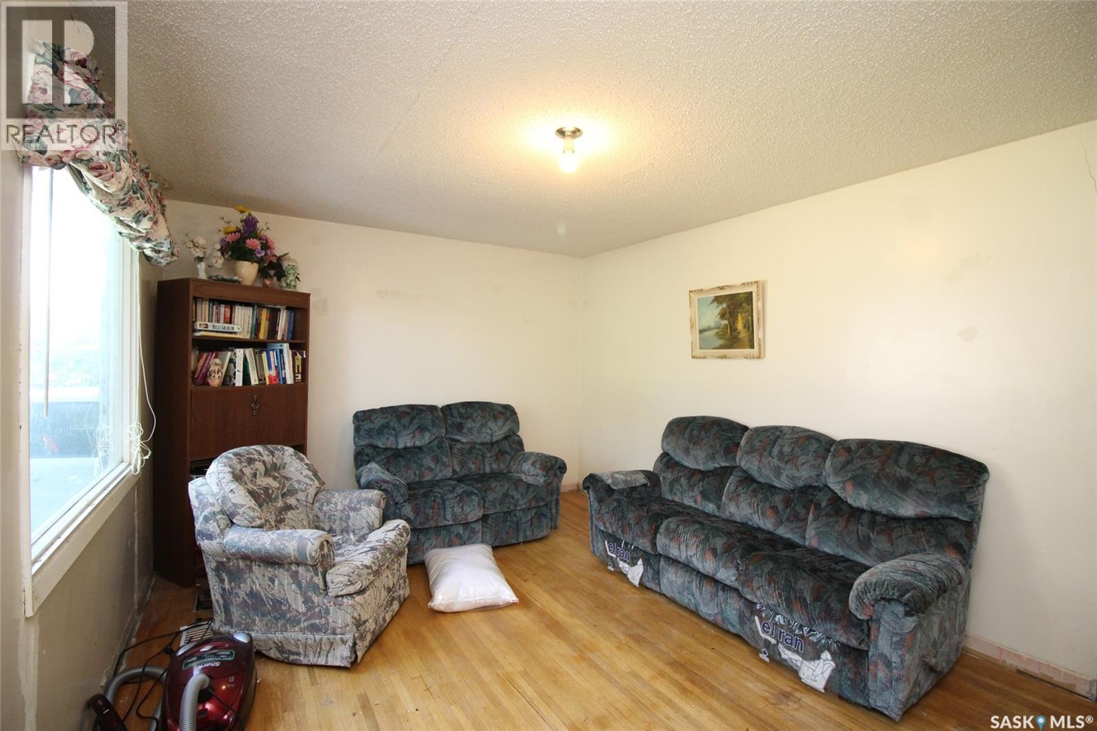 810 2nd Avenue Property Photo 10