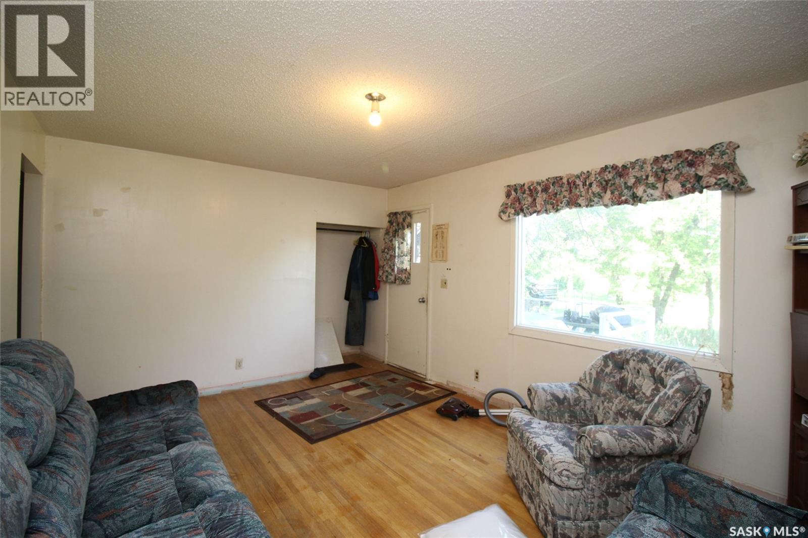 810 2nd Avenue Property Photo 11