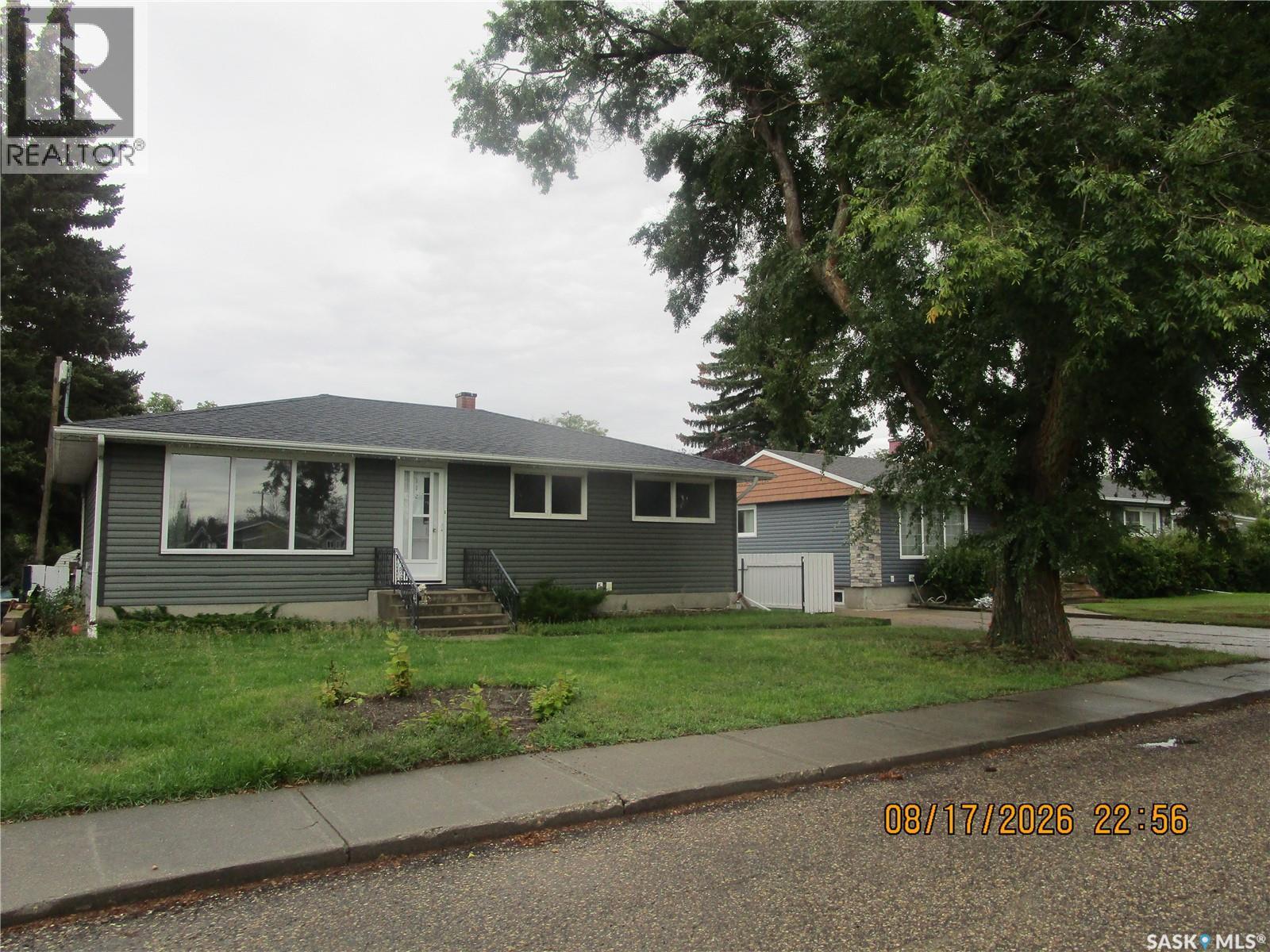 112 Wood Crescent Property Photo 1