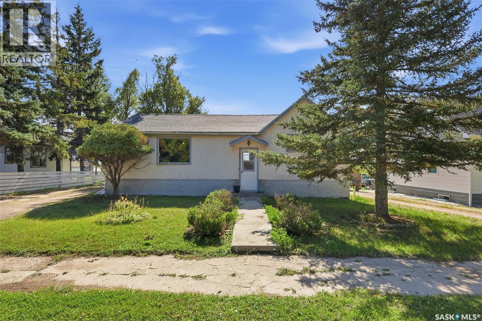 210 2nd Avenue E Property Photo 1