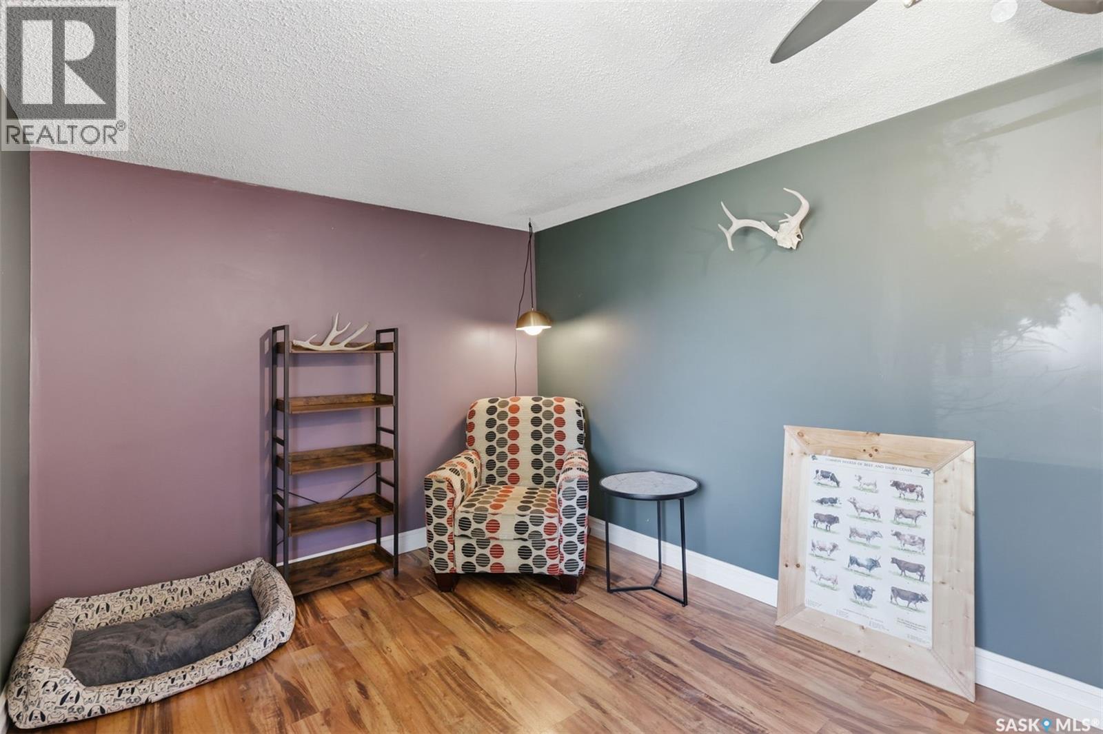 210 2nd Avenue E Property Photo 8