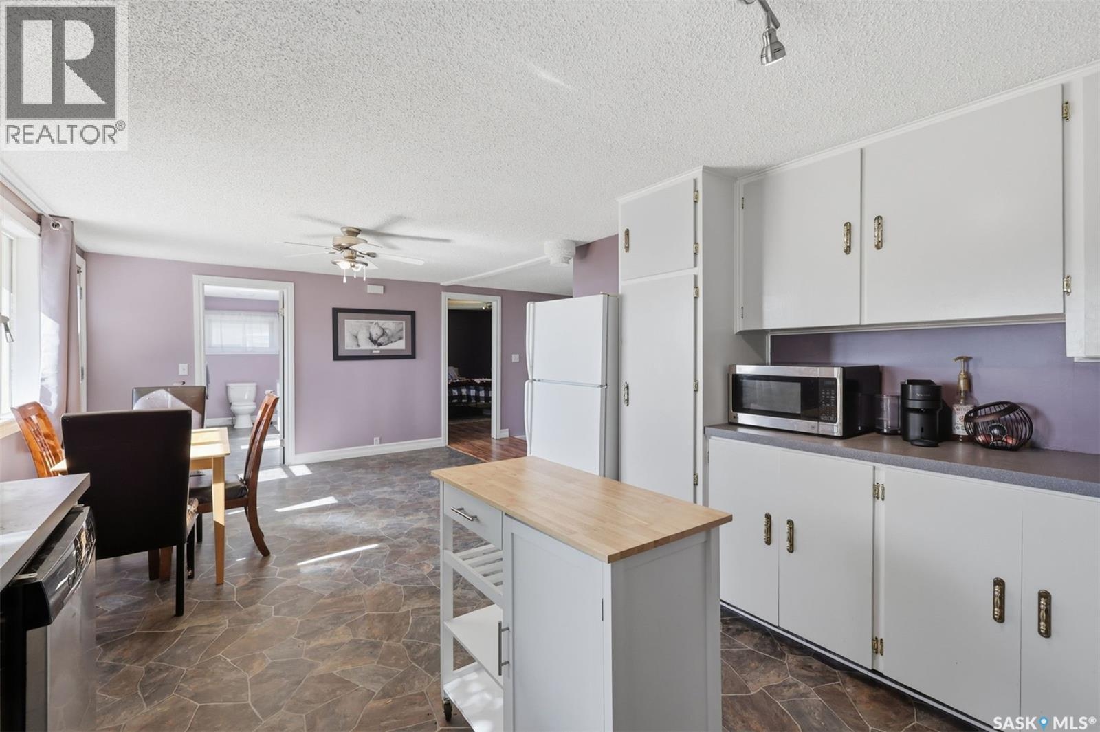210 2nd Avenue E Property Photo 13