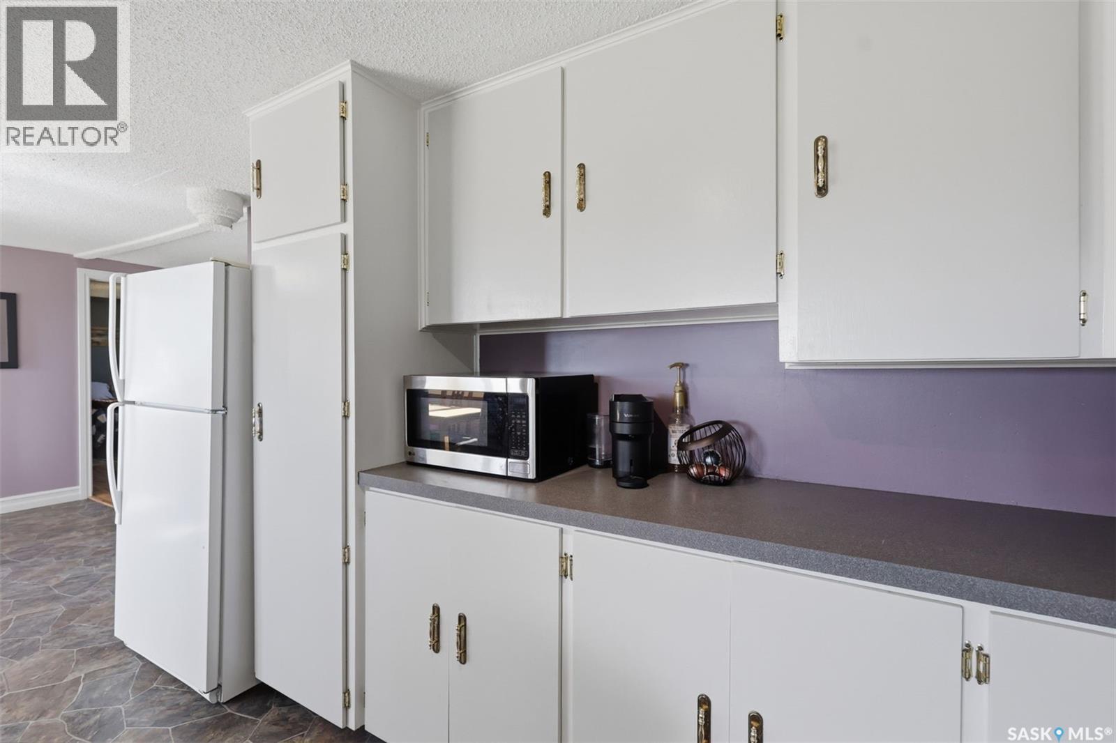 210 2nd Avenue E Property Photo 16