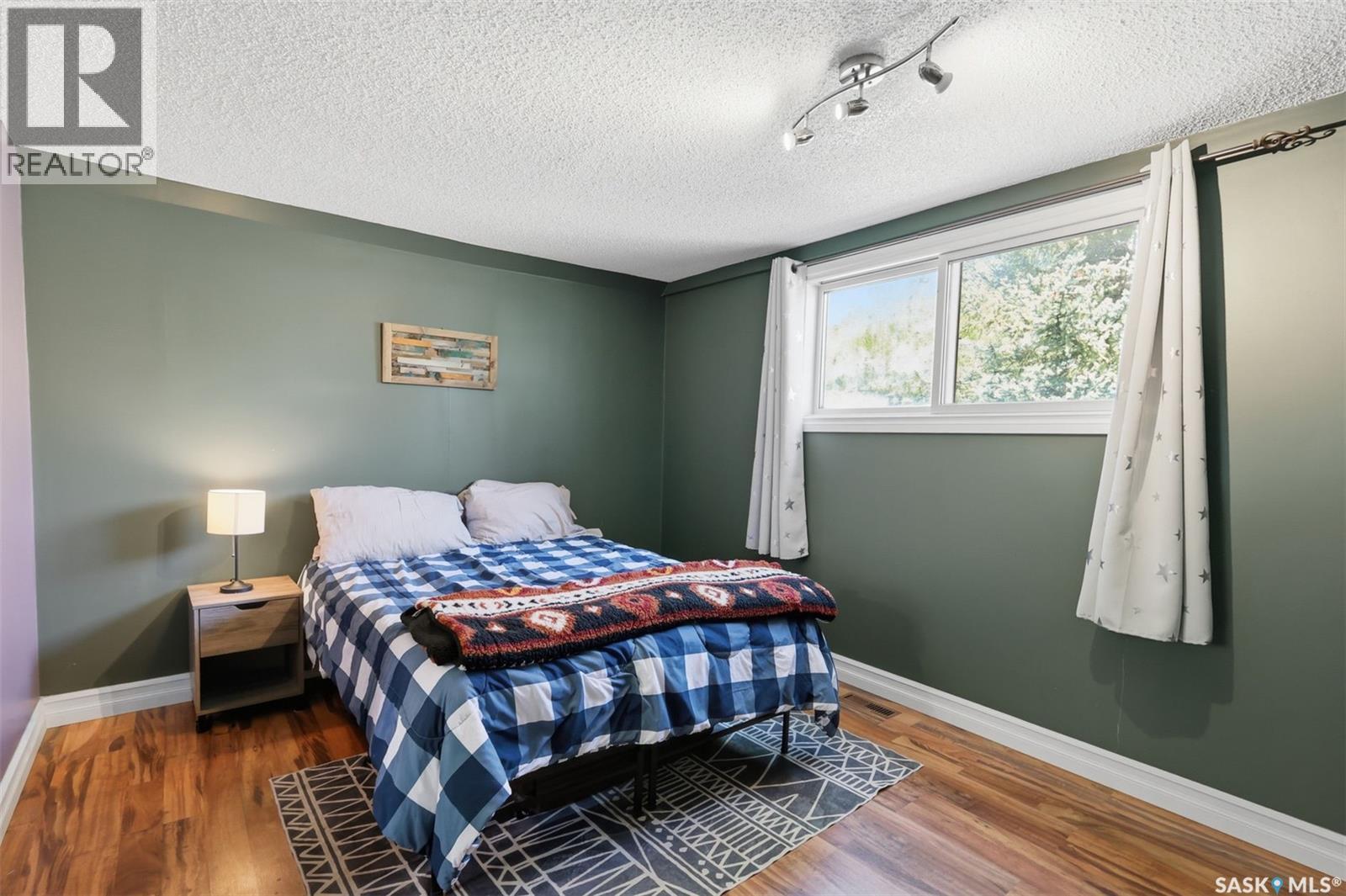 210 2nd Avenue E Property Photo 17
