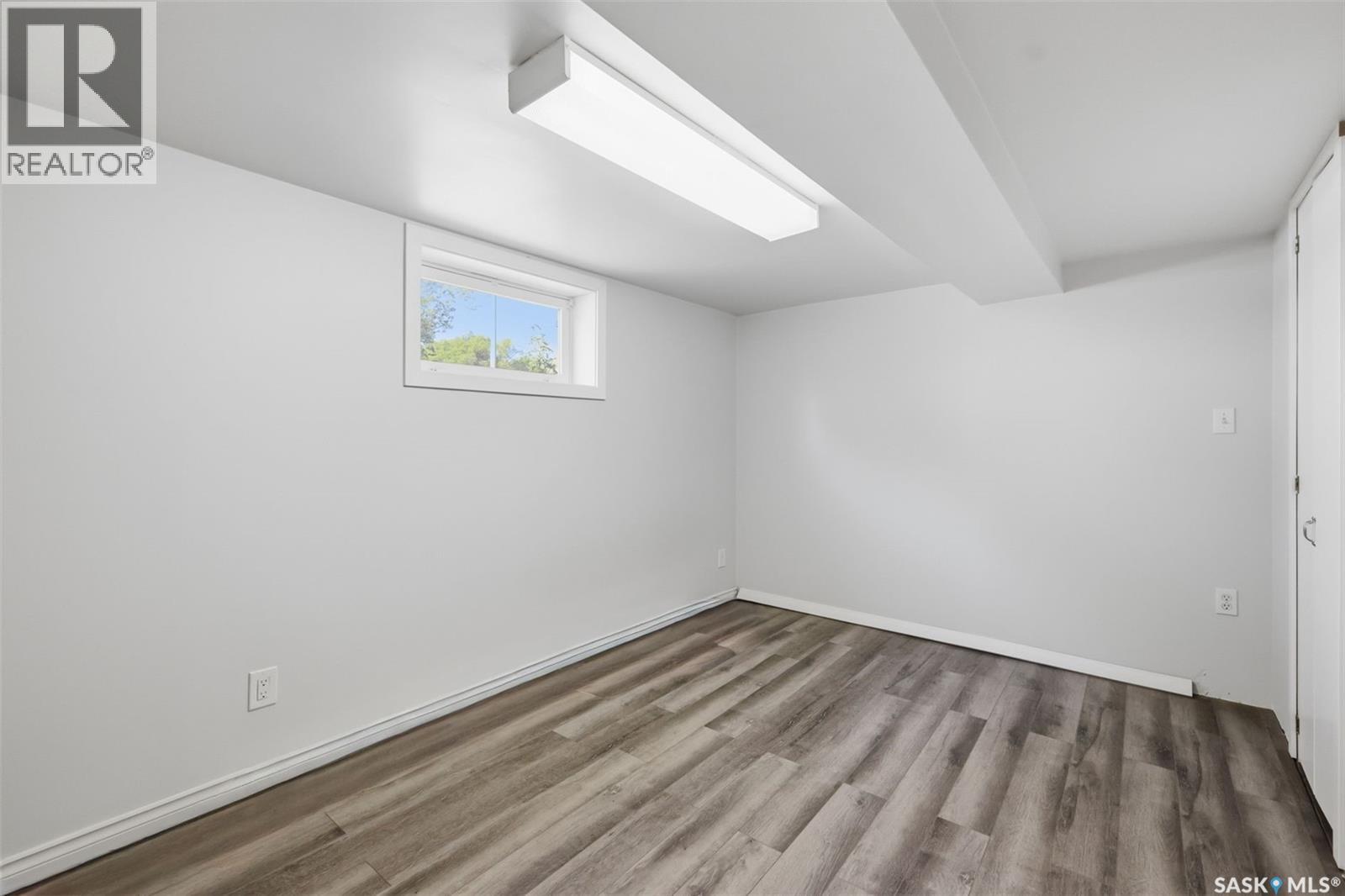 210 2nd Avenue E Property Photo 24