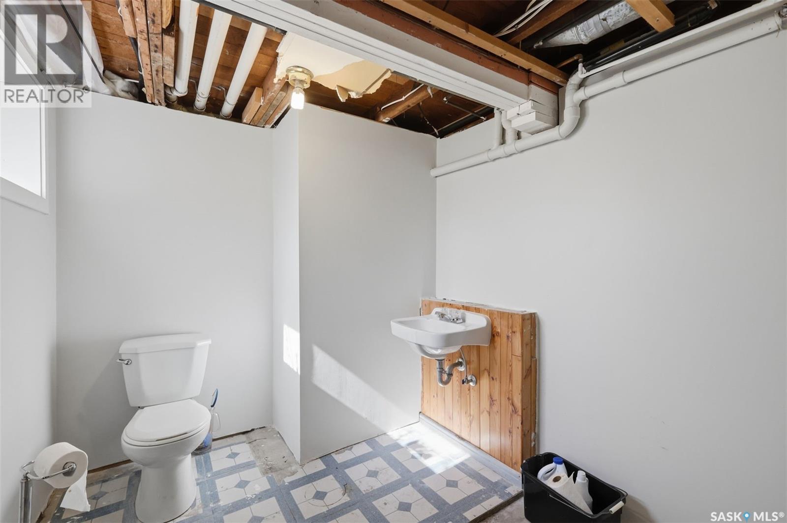 210 2nd Avenue E Property Photo 25