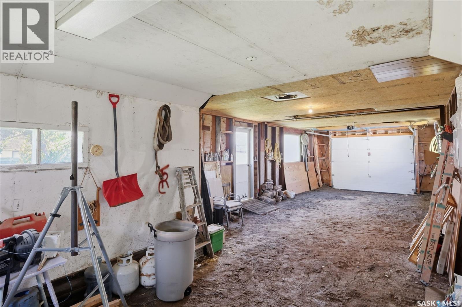 210 2nd Avenue E Property Photo 27
