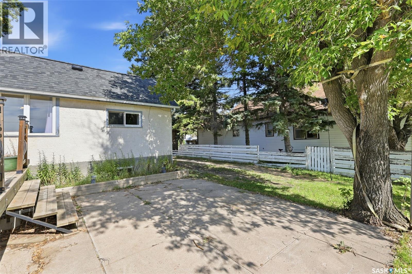 210 2nd Avenue E Property Photo 33